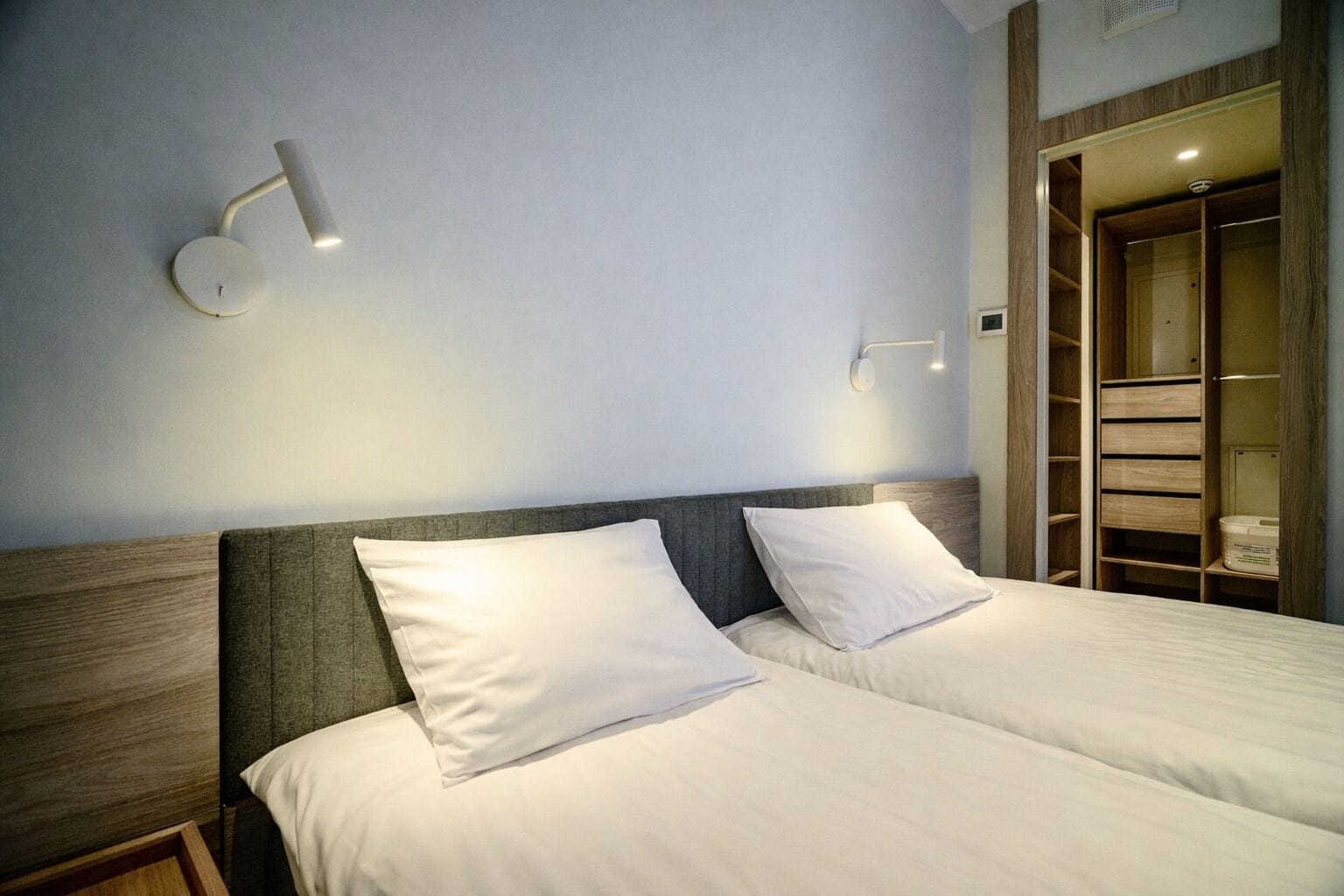 Cunas gratuitas, wifi gratis y ropa de cama 