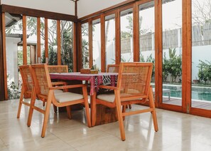 Villa, 3 Bedrooms, Private Pool | Dining room - Ningaloo Villa (Gili Trawangan)