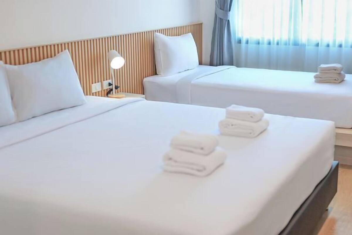 In-room safe, WiFi (free), bed sheets