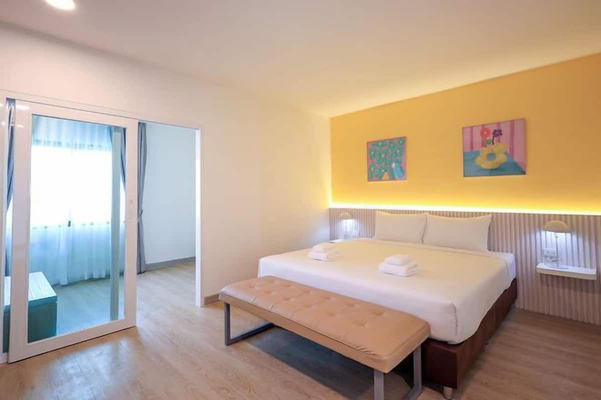 Caja de seguridad en la habitación, wifi gratis y ropa de cama