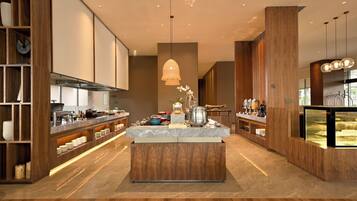 Free daily buffet breakfast