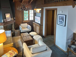 TV, fireplace