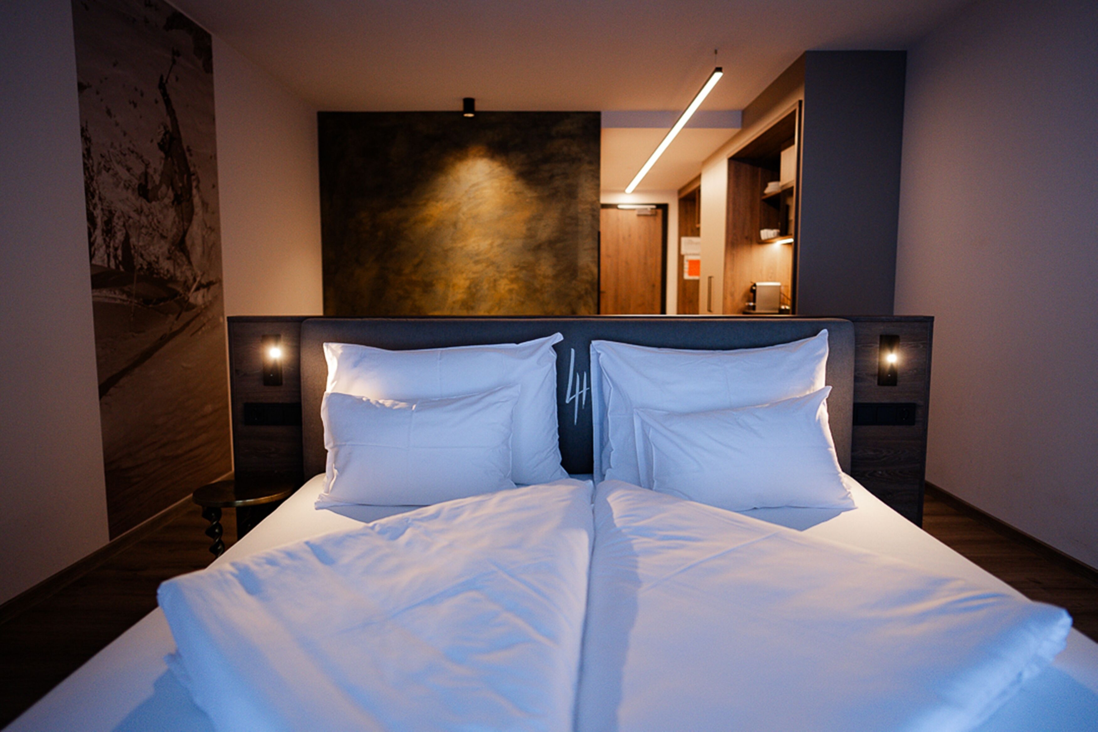 ملاءات للفراش لا تسبب الحساسية وخزنة داخل الغرفة