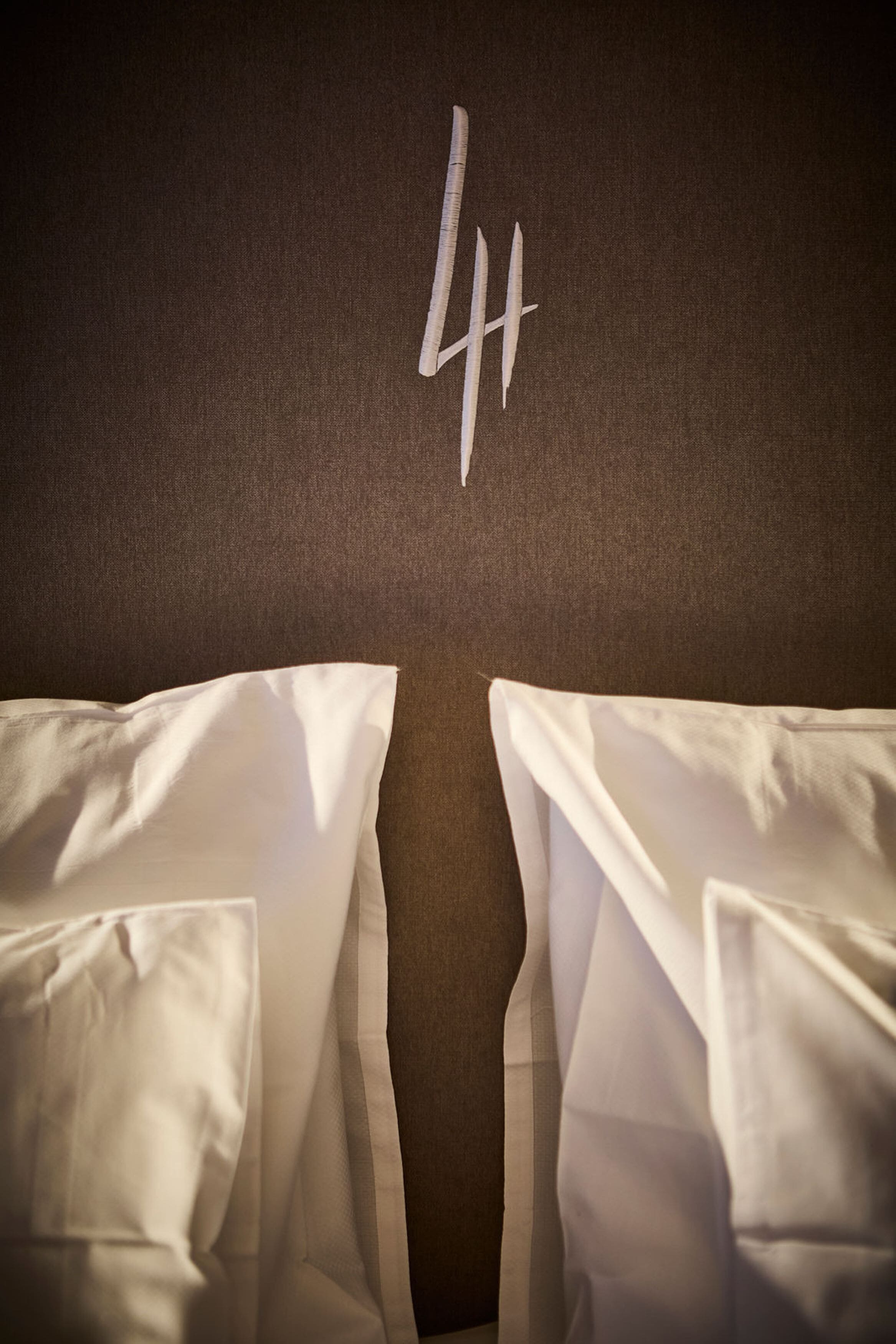 Literie hypoallergénique, coffres-forts dans les chambres