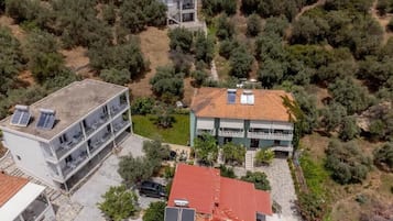 Konaklama yerinin ön cephesi