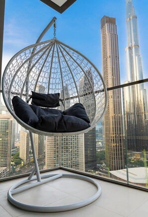 Property grounds - Glorious Burj Khalifa & fountain views | 4BDR (Dubai)