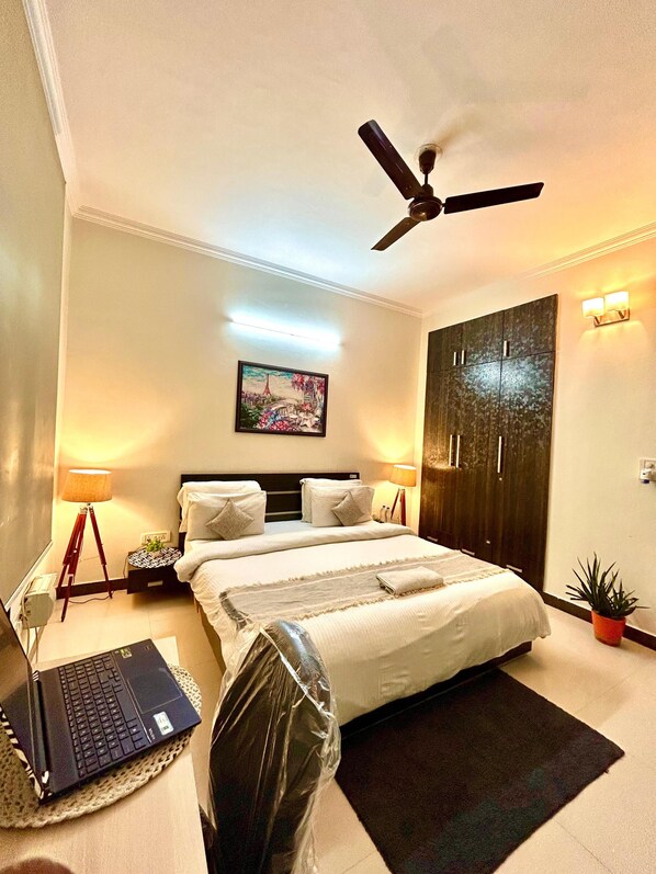 Double Room, Garden View | Free WiFi - Golf Course Hotel Gurgaon (Gurugram)
