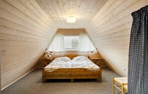 4 bedrooms, travel cot, free WiFi