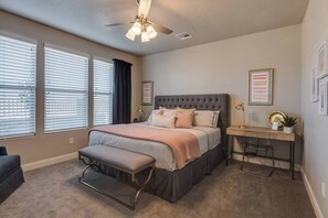 4 bedrooms, iron/ironing board, WiFi, bed sheets - Family Adventure Near Zion 4 Bed 4 Bath sleeps 16 (Washington)