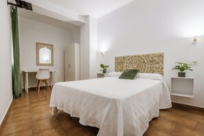 Comfort Double Room | 1 bedroom, desk, laptop workspace, free WiFi