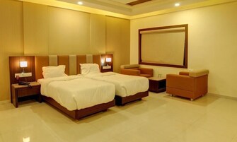 Habitación Club | Espacio para trabajar con un portátil, wifi gratis, ropa de cama