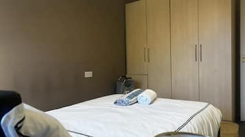 House | 3 bedrooms, iron/ironing board, free WiFi, bed sheets