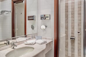 Ducha, cabezal de ducha tipo lluvia, secador de pelo, bidet