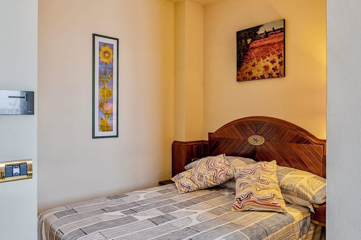 Chambre double | Coffre-fort, bureau, lit de bébé (supplément), accès au Wi-Fi (inclus)