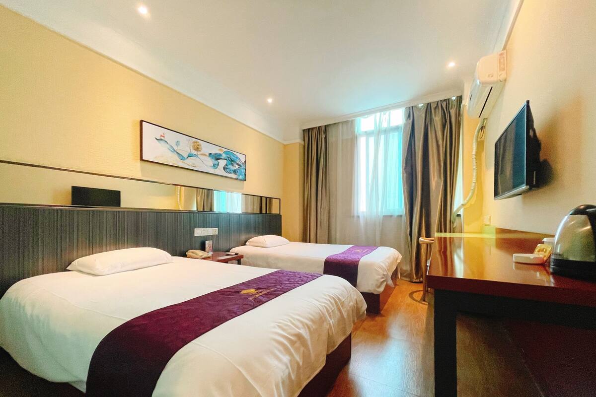 Basic Twin Room