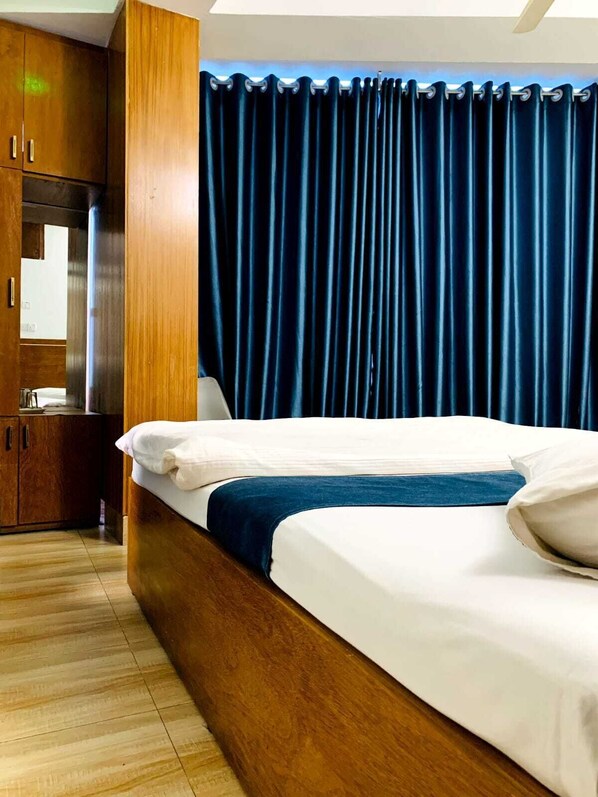 Chambre Double Deluxe, vue ville | Bureau, Wi-Fi gratuit