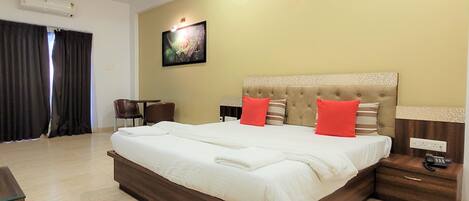 Individually decorated, individually furnished, soundproofing, free WiFi