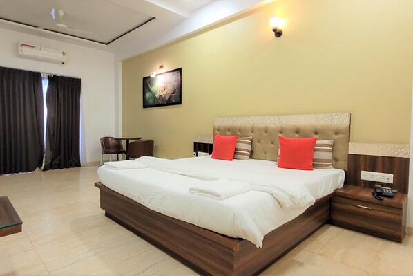 Standard Double Room | Individually decorated, individually furnished, soundproofing, free WiFi