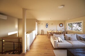 Smart TV - Stunning 5 Bedroom house in Begur: Breathtaking sea views with a fantastic pool (Sa Riera)