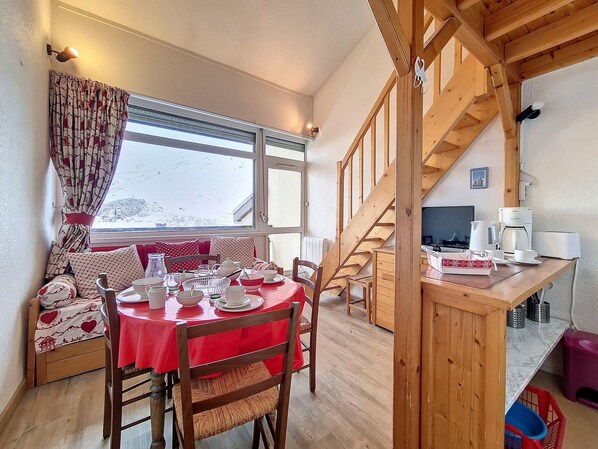 Dining - Cozy apartment near slopes with parking (Les Menuires)