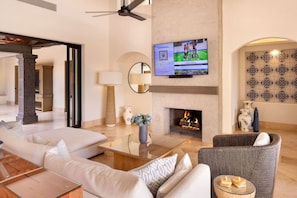 Smart-tv en een open haard