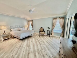 3 Schlafzimmer, Schreibtisch, Bügeleisen/Bügelbrett, kostenloses WLAN