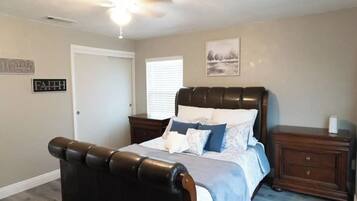 2 bedrooms, iron/ironing board, WiFi, bed sheets