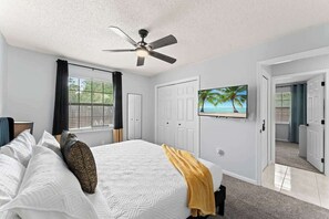 4 bedrooms, desk, iron/ironing board, free WiFi