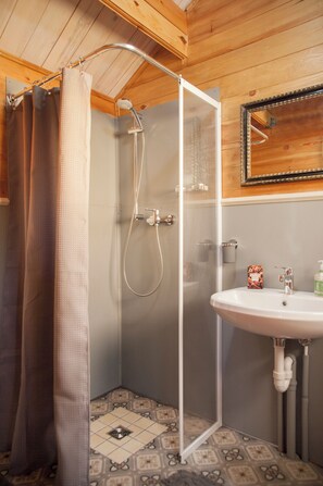Bathroom - Pian del Mund (Borgomale)