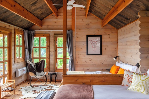 Room, Hill View | WiFi (free)