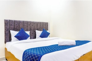 Deluxe Room | Soundproofing - Hotel Kashi Grand Inn (Varanasi)