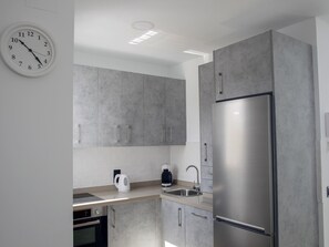 Fridge, microwave, oven, coffee/tea maker