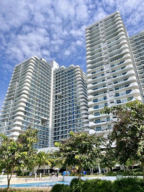 Exterior - Luxury Penthouse in CBD w/ Wave Pool, 7ft Billiards & Wide Balcony for Getaways (San Fernando)