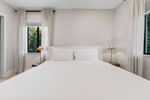 2 bedrooms, desk, iron/ironing board, travel crib