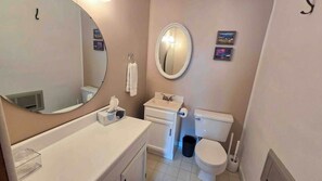 Shower, eco-friendly toiletries, hair dryer, towels - Hi-Bug Hideaway- In Town - Historic Home (Red Lodge)