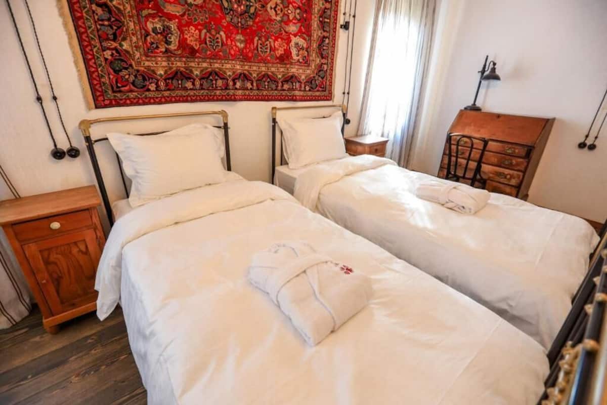 Camas plegables/adicionales gratuitas y ropa de cama 