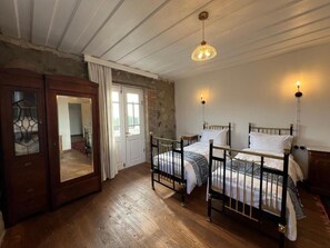 Deluxe kamer, 1 twee- of 2 eenpersoonsbedden | Gratis extra bedden, beddengoed