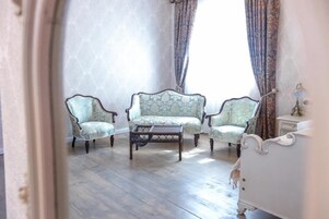 Signature Double Room | Living area