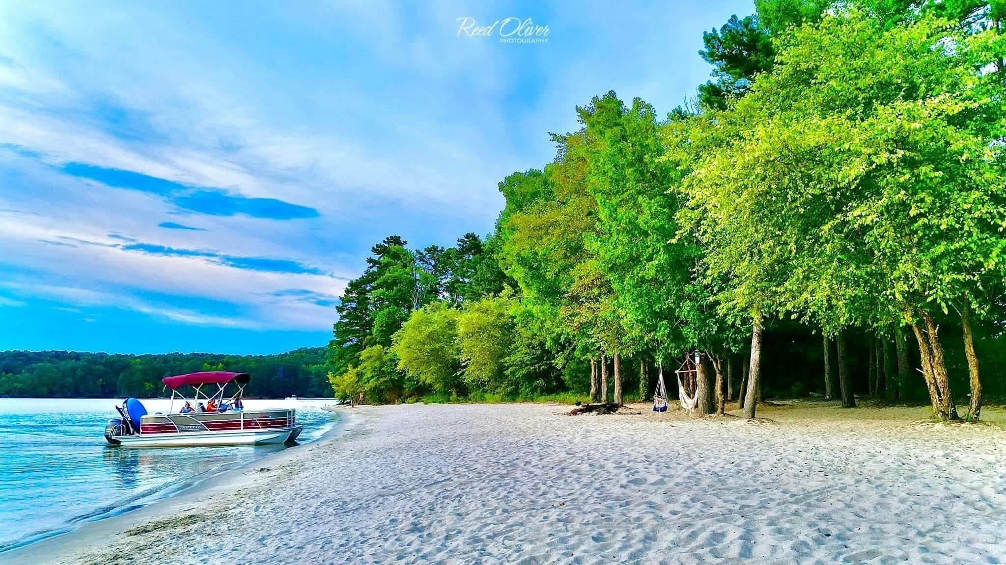 Plage, chaises longues, serviettes de plage