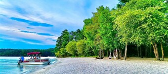 Clemson|LakeAccess|SUPs|PizzaOven|PortmanMarina|EV