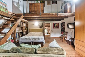 5 dormitorios, escritorio, wifi y ropa de cama