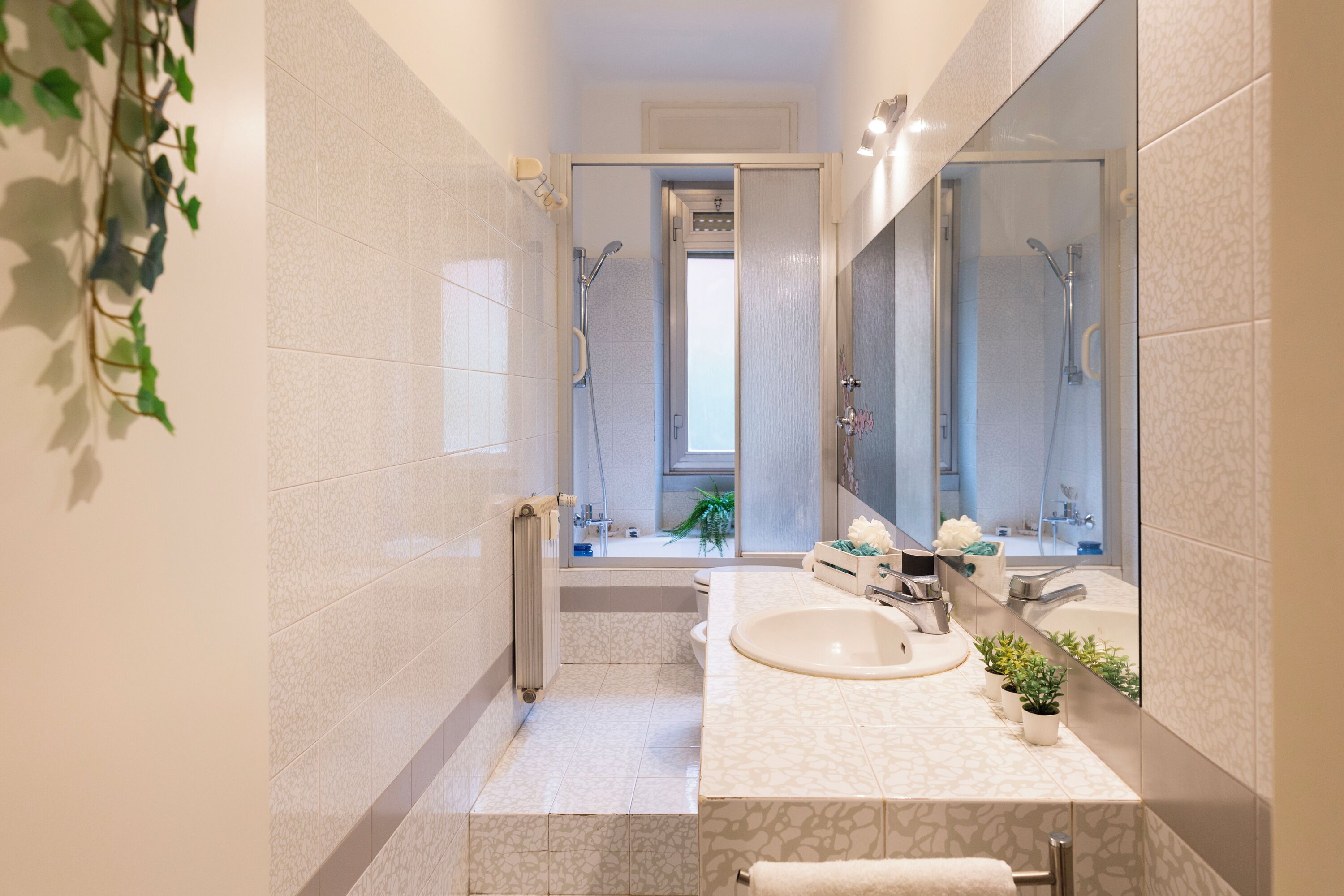 Classic Apartment, Balcony | Bathroom | Combined shower/bathtub, hair dryer, towels, soap
