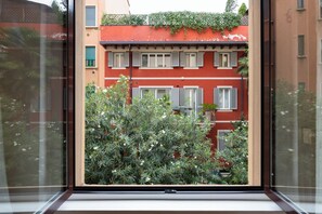 Klassiek appartement, balkon | Uitzicht vanuit de kamer