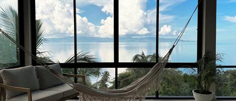 Junior Suite, Sea View | 1 bedroom, in-room safe, free WiFi