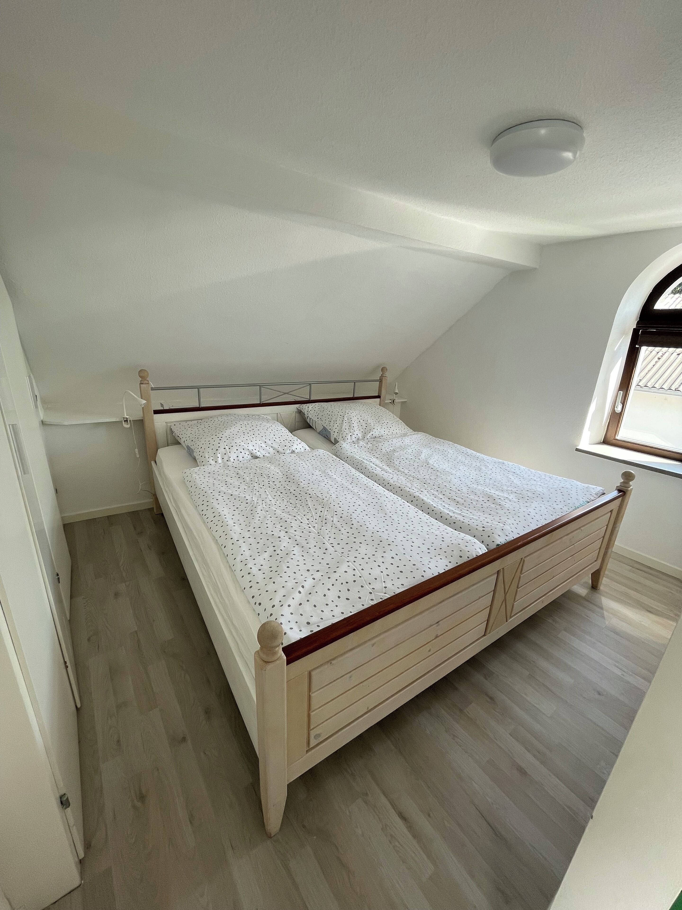 2 bedrooms, desk, travel crib, WiFi