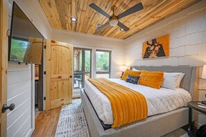 7 chambres, bureau, fer et planche à repasser, lit parapluie