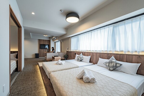 Family Suite, Multiple Beds, Non Smoking, Kitchen