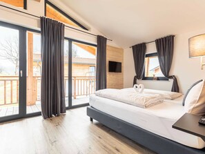 3 bedrooms, individually furnished, bed sheets - Inzell Chalets With Private Pool (Inzell)