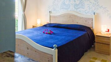 Apartamento clássico, 4 quartos | 8 quartos, individualmente mobiliados, roupa de cama