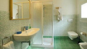Elite Apartment, 2 Bedrooms | Bathroom - Apartment in Golfo Aranci With Terrace (Arzachena)